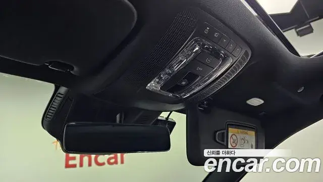 Mercedes-Benz GLA-Class 2023 — Şəkil 12/30