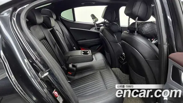Genesis G70 2020 — ფოტო 17/20