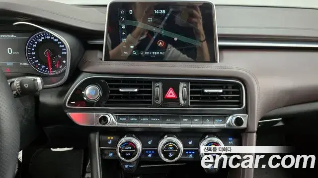 Genesis G70 2020 — ფოტო 1/20