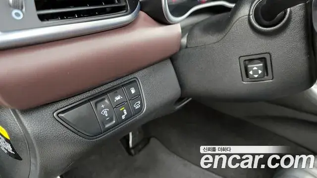 Genesis G70 2020 — ფოტო 8/20