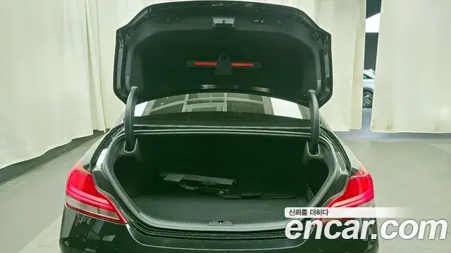 Genesis G70 2020 — ფოტო 11/20