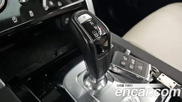 Land Rover Discovery Sport 2021 — Фото 9/20