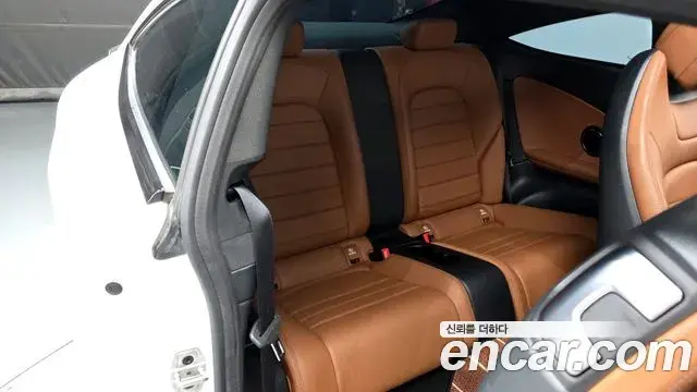 Mercedes-Benz C-Class 2019 — Şəkil 8/20