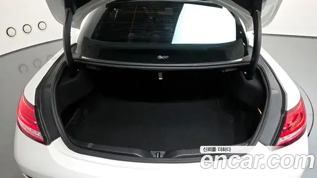 Mercedes-Benz C-Class 2019 — Şəkil 13/20