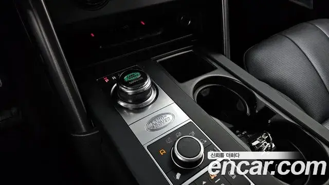 Land Rover Discovery 5 2020 — ფოტო 5/20