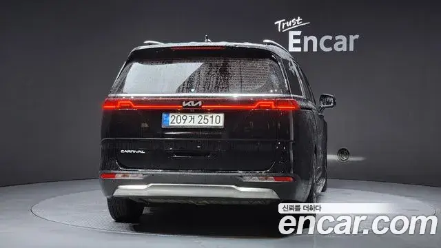 Kia Carnival 2021 — Фото 4/20
