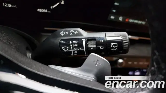 Kia Carnival 2021 — Photo 34/36