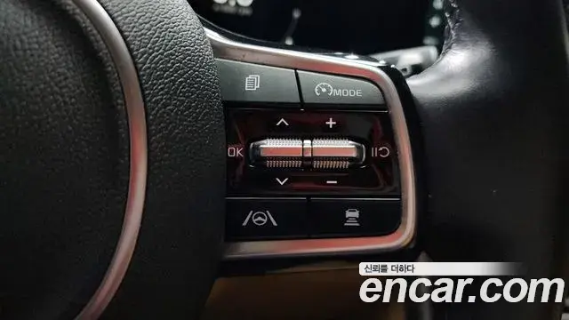 Kia Carnival 2021 — Photo 10/36