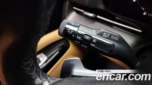 Kia Carnival 2021 — Photo 11/36