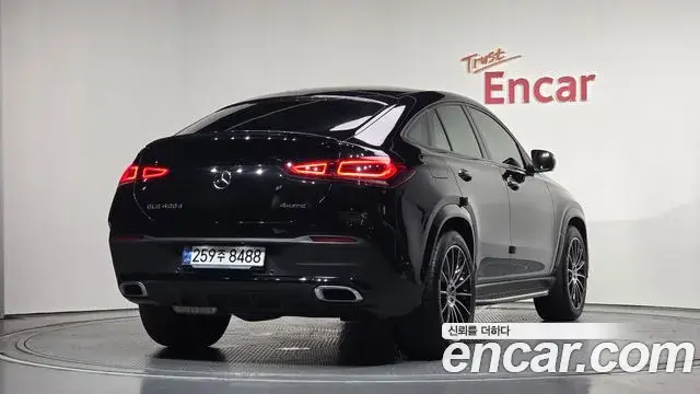 Mercedes-Benz GLE-Class 2022 — Photo 3/34