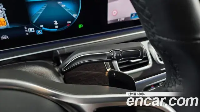 Mercedes-Benz GLE-Class 2022 — Photo 21/34