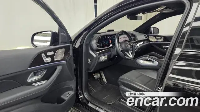 Mercedes-Benz GLE-Class 2022 — Photo 29/34