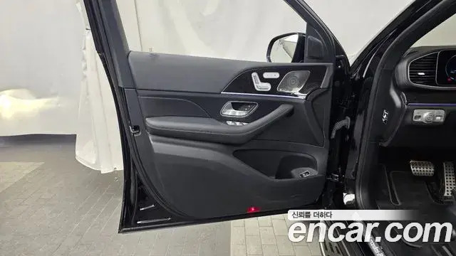 Mercedes-Benz GLE-Class 2022 — Photo 20/34