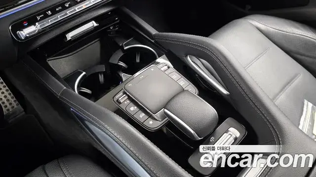 Mercedes-Benz GLE-Class 2022 — Photo 22/34