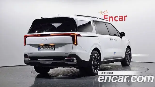 Kia Carnival 2024 — Şəkil 8/20