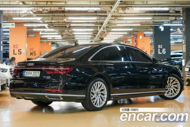 Audi A8 2021 — ფოტო 10/20