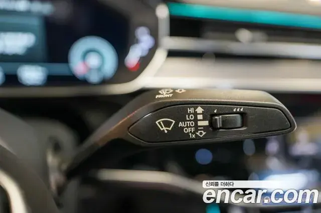 Audi A8 2021 — ფოტო 14/20