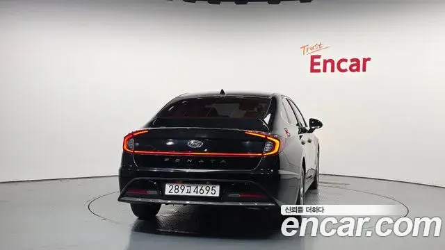 Hyundai Sonata Hybrid 2019 — Photo 18/20