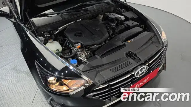 Hyundai Sonata Hybrid 2019 — Photo 16/20