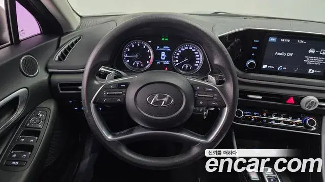 Hyundai Sonata Hybrid 2019 — Photo 17/20
