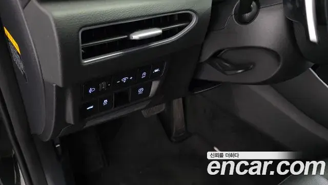 Hyundai Sonata Hybrid 2019 — Photo 12/20