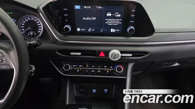 Hyundai Sonata Hybrid 2019 — Photo 2/20