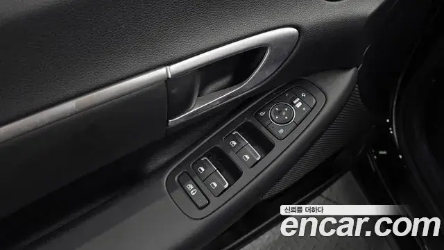 Hyundai Sonata Hybrid 2019 — Photo 14/20