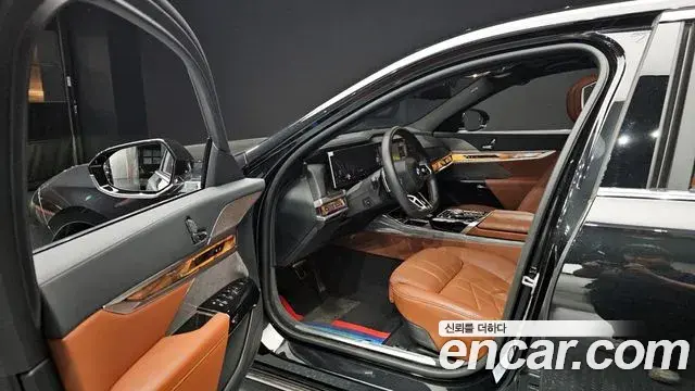 BMW 7 Series 2023 — ფოტო 31/33