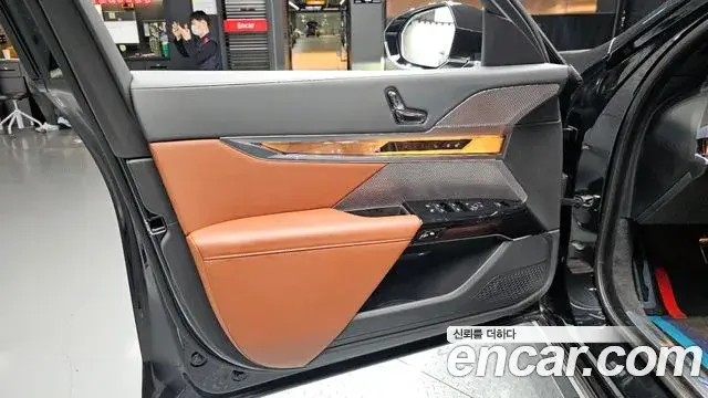 BMW 7 Series 2023 — ფოტო 30/33