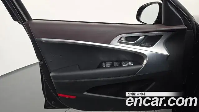 Genesis G70 2019 — ფოტო 14/35