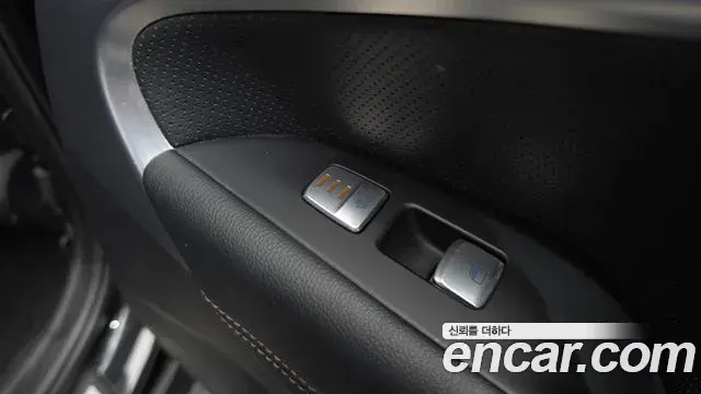 Genesis G70 2019 — ფოტო 20/35