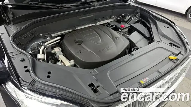 Volvo XC90 2019 — Şəkil 10/37