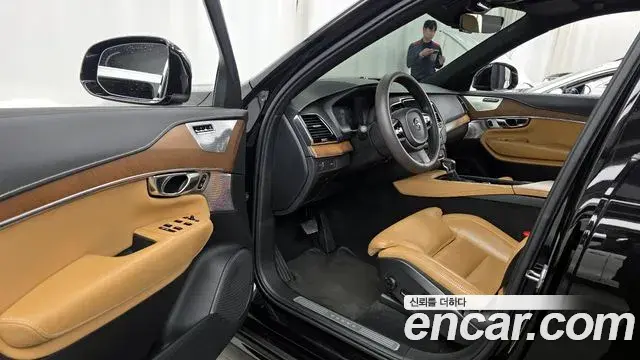 Volvo XC90 2019 — Şəkil 2/37