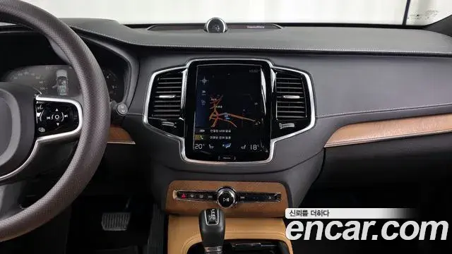 Volvo XC90 2019 — Şəkil 25/37