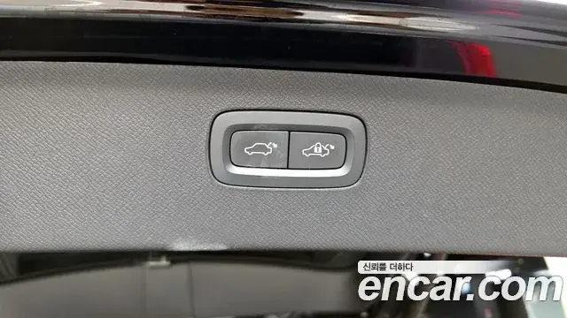 Volvo XC90 2019 — Şəkil 34/37