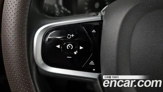 Volvo XC90 2019 — Şəkil 4/37