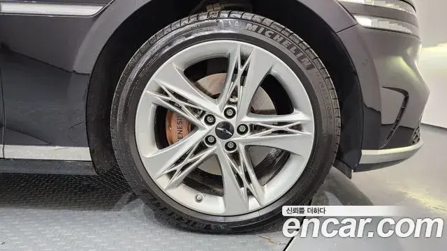 Genesis G90 2023 — Şəkil 26/40