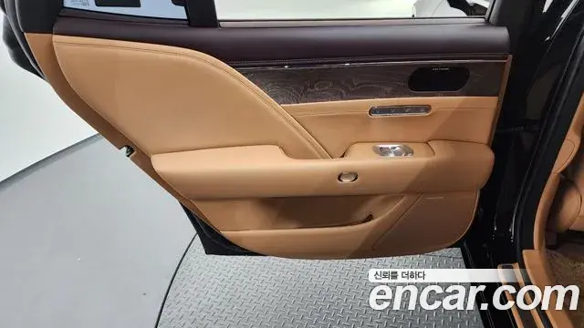Genesis G90 2023 — Şəkil 30/40