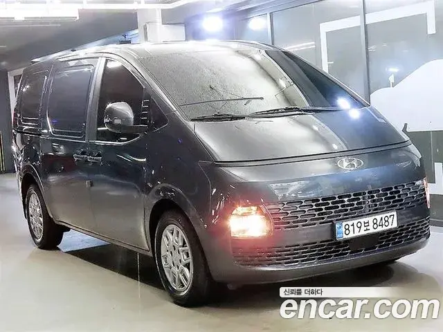 Hyundai Staria 2023 — Photo 6/19