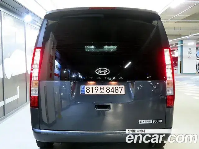 Hyundai Staria 2023 — Photo 12/19