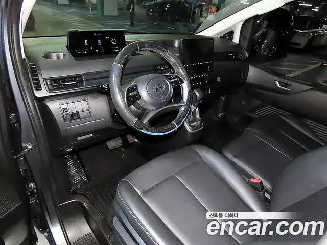 Hyundai Staria 2023 — Photo 11/19