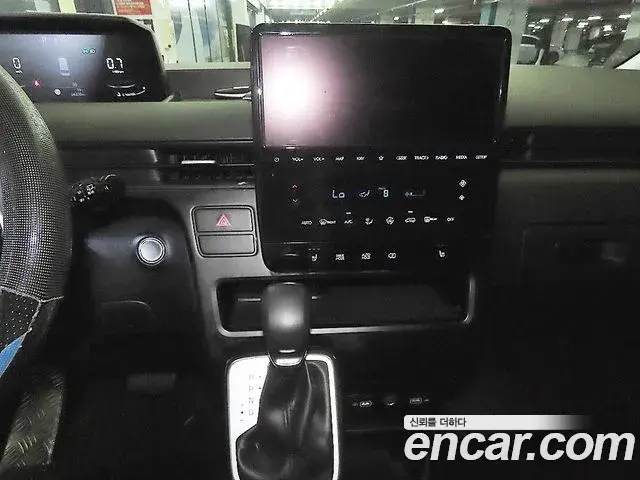 Hyundai Staria 2023 — Photo 10/19