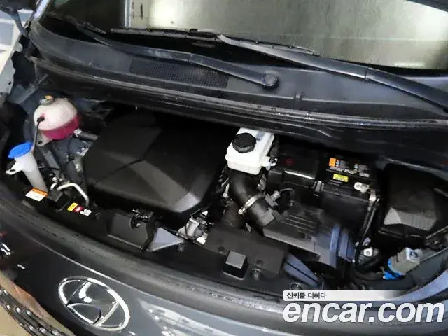 Hyundai Staria 2023 — Photo 4/19