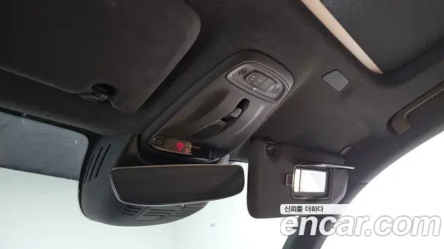 Volvo XC40 2021 — Şəkil 27/31