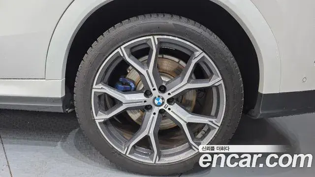 BMW X6 2021 — Photo 13/39