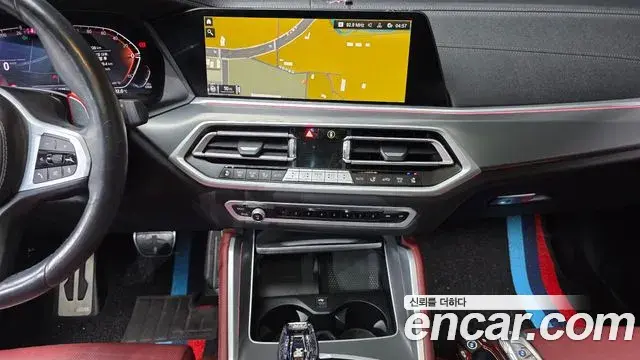 BMW X6 2021 — Photo 11/39