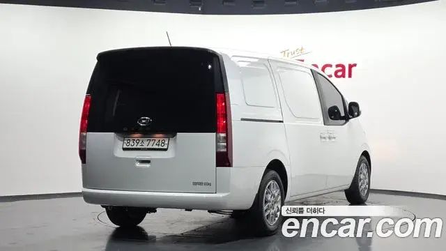 Hyundai Staria 2021 — Şəkil 18/33