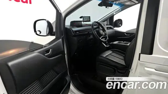 Hyundai Staria 2021 — Şəkil 28/33