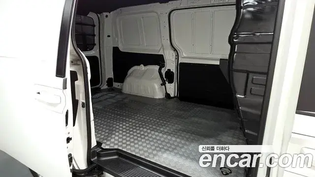 Hyundai Staria 2021 — Şəkil 33/33