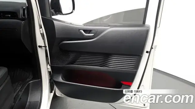 Hyundai Staria 2021 — Şəkil 30/33